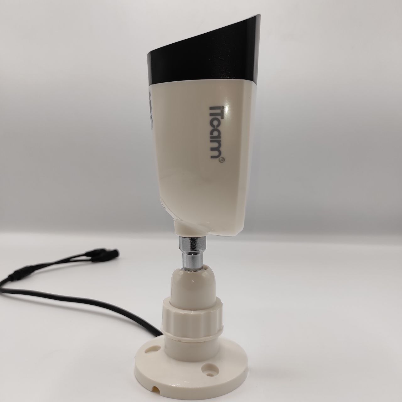 دوربین مداربسته بالت IT-CAM کیفیت 2مگاپیکسل بدنه پلاستیکی مدل YQAS37F