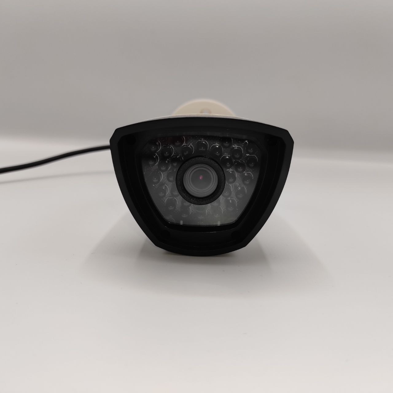 دوربین مداربسته بالت IT-CAM کیفیت 2مگاپیکسل بدنه پلاستیکی مدل YQAS37F