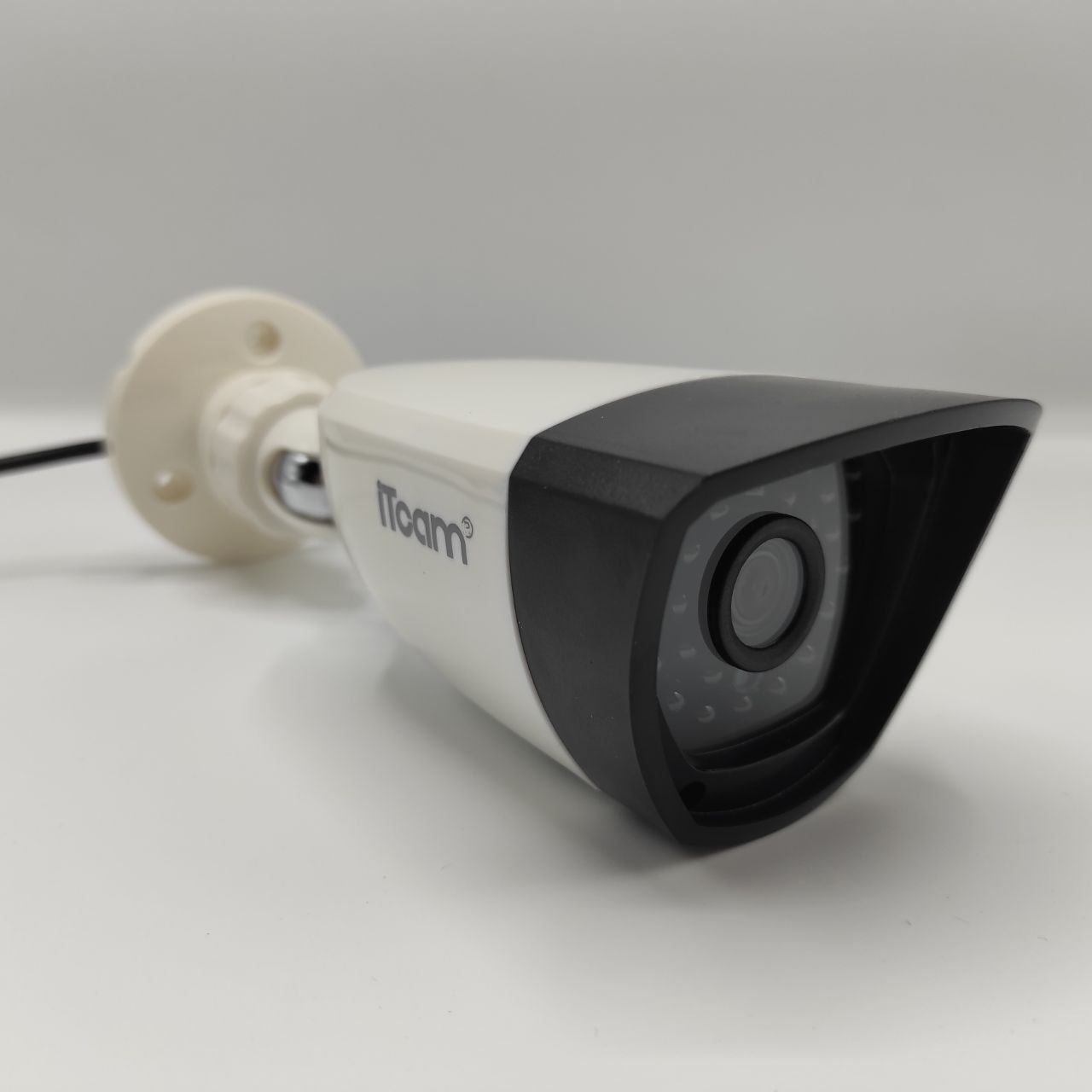 دوربین مداربسته بالت IT-CAM کیفیت 2مگاپیکسل بدنه پلاستیکی مدل YQAS37F