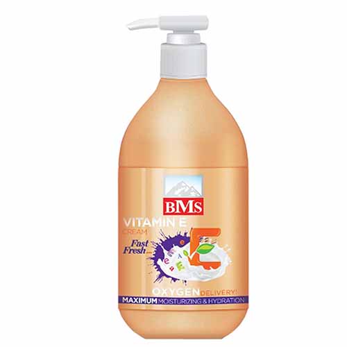 کرم مرطوب کننده بی ام اس مدل VITAMIN E حجم 300 میلی لیتر